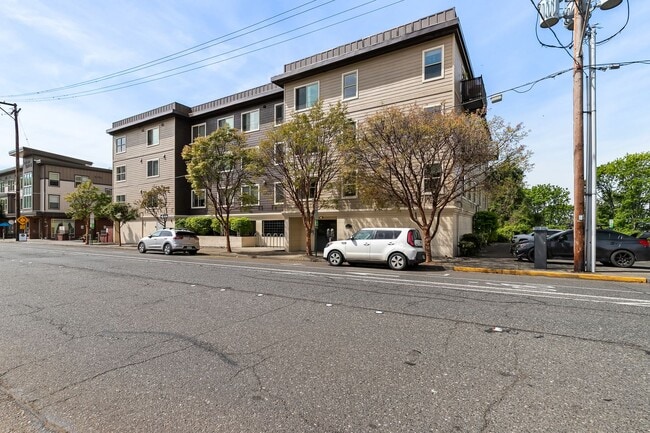 Bella Mar Apartments