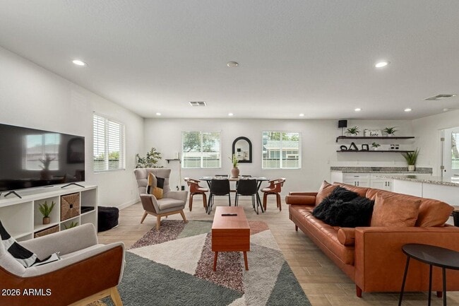 Photo - 341 S Mountain Rd