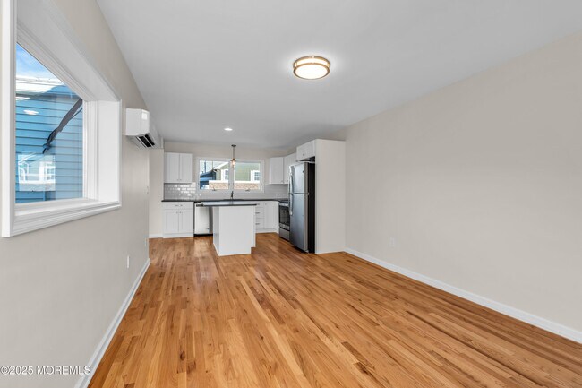 Photo - 525 Washington Blvd Unit B