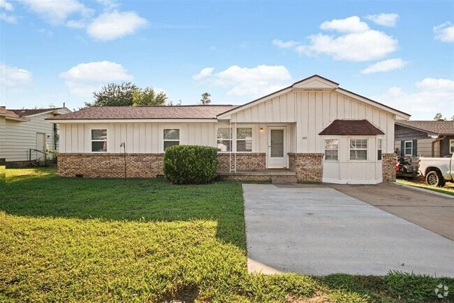 Building Photo - 1717 Symphony Ln Rental