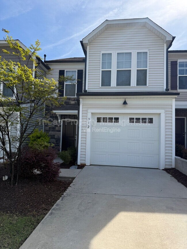 Building Photo - 312 White Oak Ridge Dr