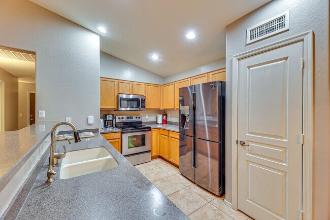 1884 W CALIBERA Ct Unit SI ID1546494P