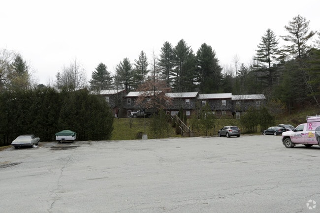 parking - Cedar Hill Townhouses