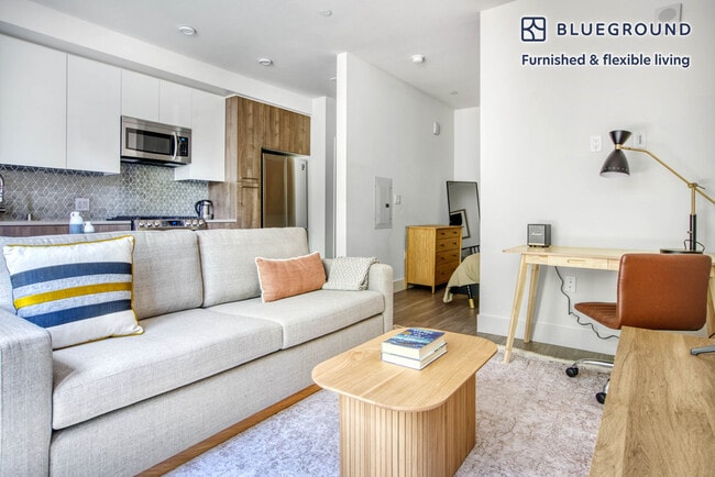 Photo - 2260 W El Camino Real Unidad FL0-ID673