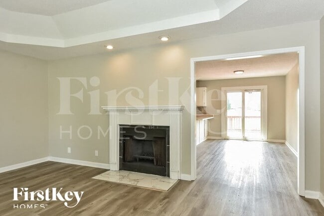 Photo - 632 Fallbrook Ln