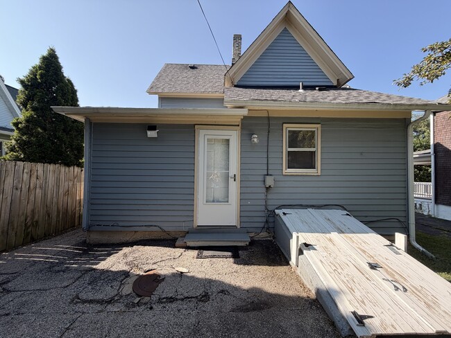 Photo - 370 Bent St Unit 3