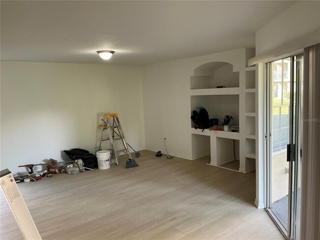 Building Photo - 7350 Westpointe Blvd Unit 213