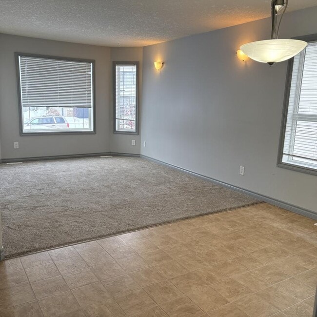 Photo - 3 bedroom in Grande Prairie AB T8W 0A9