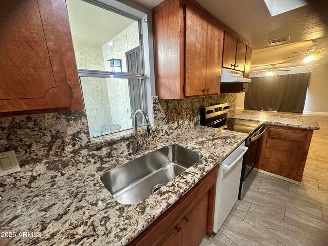 Photo - 5208 S Hazelton Ln