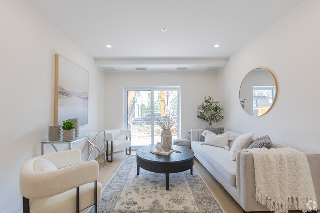 2BR, 2BA - 1060SF - Living Room - Banwell Court