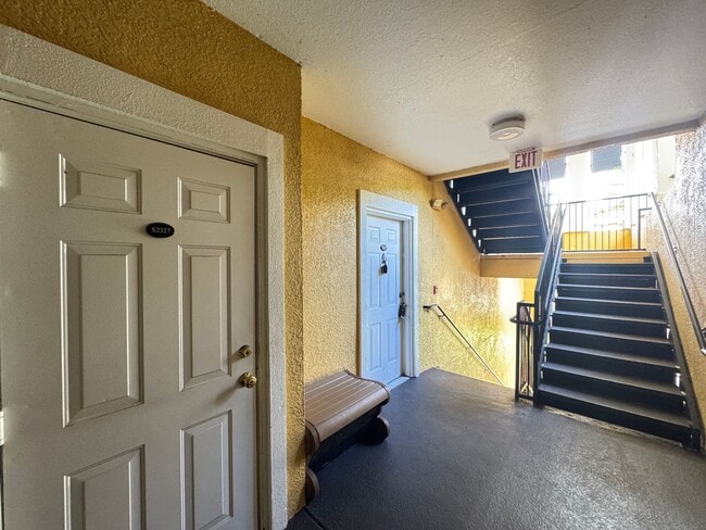 Building Photo - Gated Condo Next to The Mall At Millenia w... Unit 2327