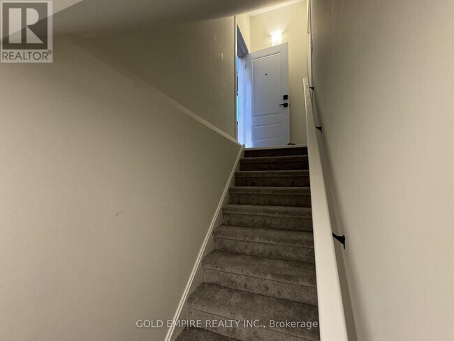 Photo - 30 Julie Cresent