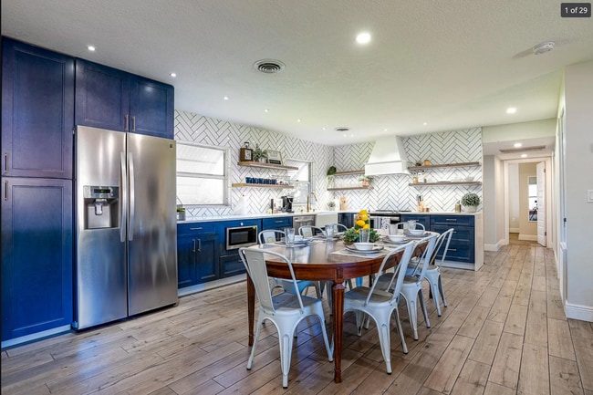 Building Photo - 4112 Dublin St Unit Main House