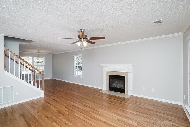 Photo - 400 Hunter's Path Ct