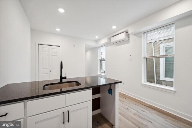 Photo - 3458 Frankford Ave Unidad C