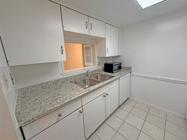 Photo - 12633 Memorial Dr Unit 3/16