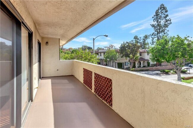 Photo - 25245 Tanoak Ln