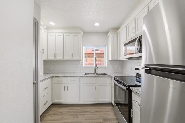 Photo - 855 W Castillo Ave