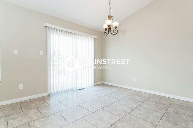 Photo - 3 Bedroom Pet-Friendly Home in Festus, MO with Main Street Renewal