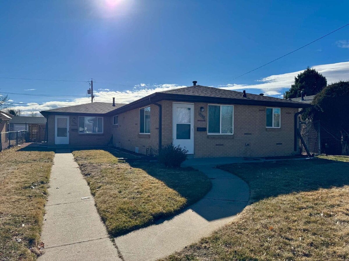 Remodeled 2-Bed 1-Bath Home in Park Hill! - Remodeled 2-Bed 1-Bath Home in Park Hill!