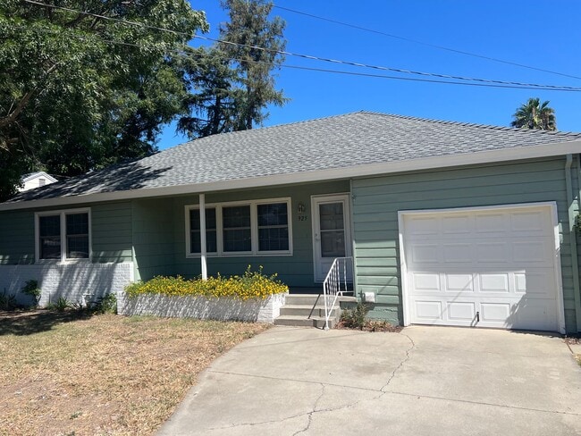 Building Photo - 3BD/1BA House in Yuba City COMING SOON! 1 Year lease
