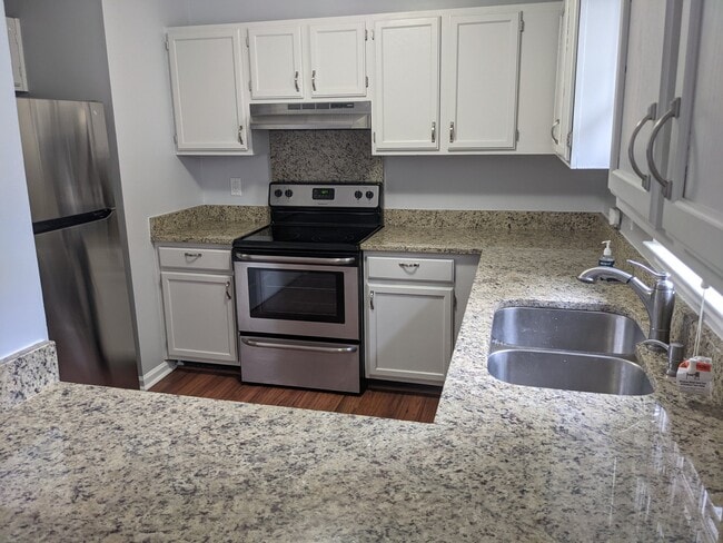 Photo - 3204 Selwyn Farms Ln Unit 6