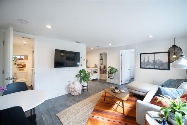 1119 Gunter St Unit B