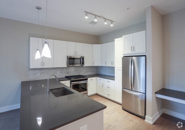 1BR, 1BA 937 SF