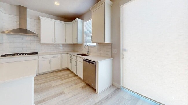Photo - Fabulous 5-Bedroom Corner House with Large Yard