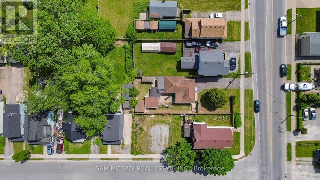 Photo - 5717 Dunn St