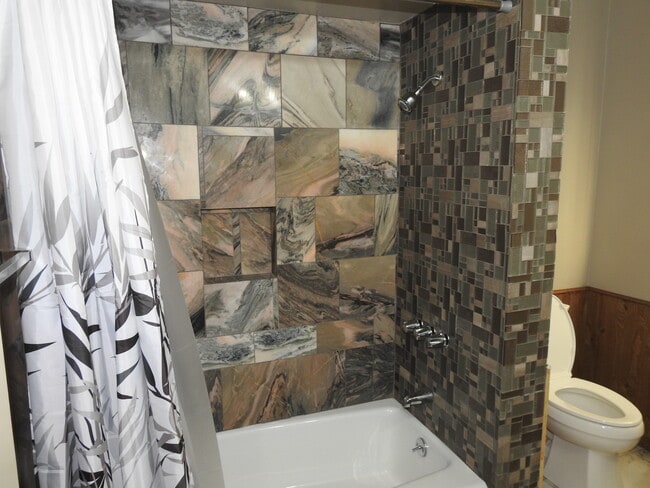 Photo - 413 34th St Unidad 409