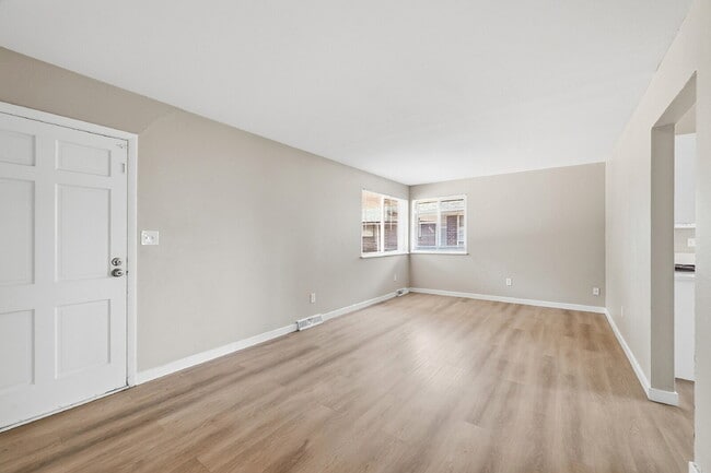 Photo - $2,340.95 with $300 Off the First Month's Rent, 5 Beds - 2 Bath, Multiplex in Littleton with Shar... Unit #5571