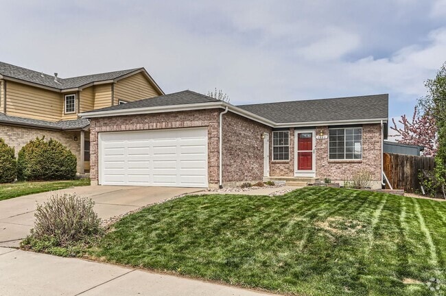 Building Photo - AVAILABLE NOW! Sweet Little House In Westlake