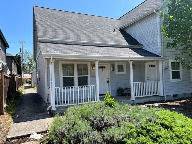 Photo - 2 bedroom apartment in a great neighborhood!