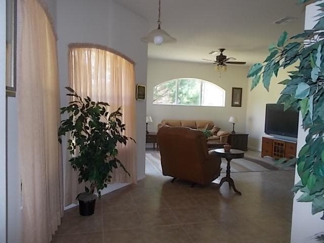 Photo - 9 Sycamore Ct E