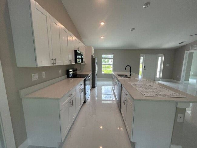 Photo - 3433 NE 11th Pl