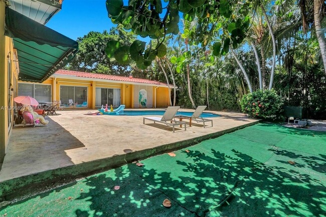 Photo - 3920 Monserrate St