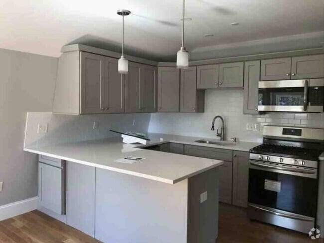Building Photo - 1000 River St Unit 3 Rental