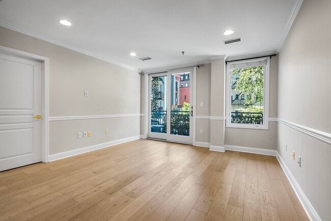 Building Photo - 70 Adams St Unit 2A