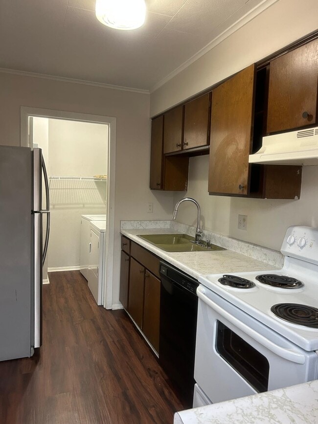 Building Photo - 4634 Belle Dr Unit D