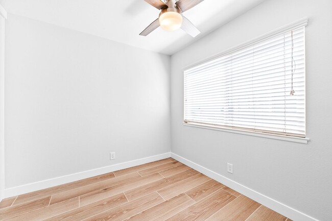 Photo - 406 13th St Unit B