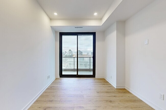 Photo - 35 Parliament St