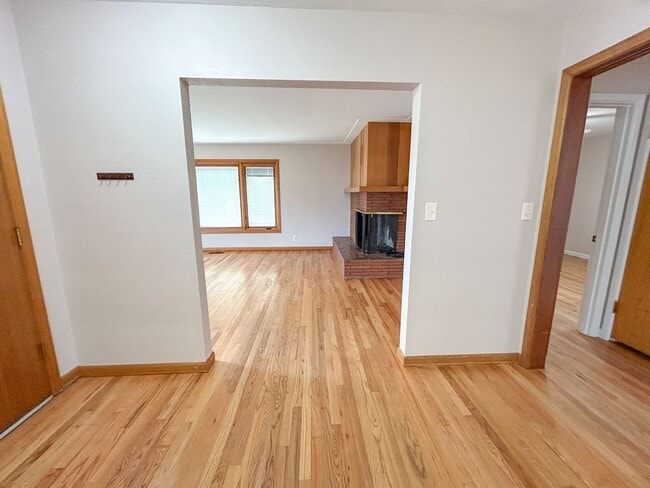 Photo - 1550 Corina Dr SE
