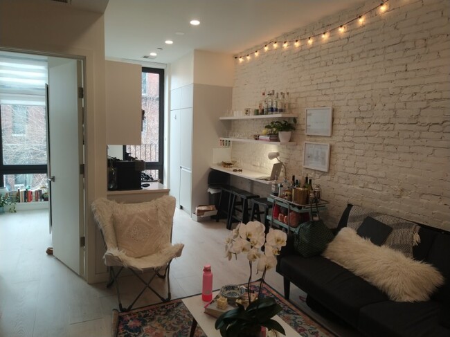 Building Photo - 2 Worthington St Unit 2