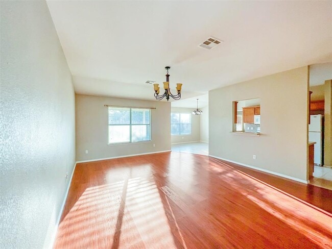 Photo - 2324 Pearson Way