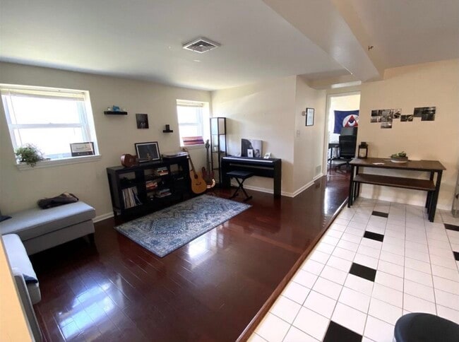 Living Room - 136 Hill St Unit 3