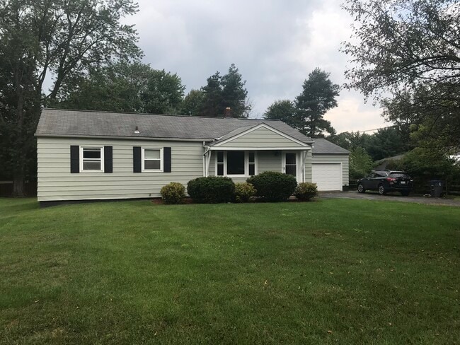Building Photo - 5028 Lake Vista Dr Rental