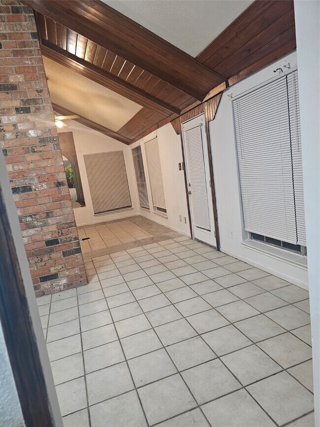 Photo - 4011 Alshire Dr