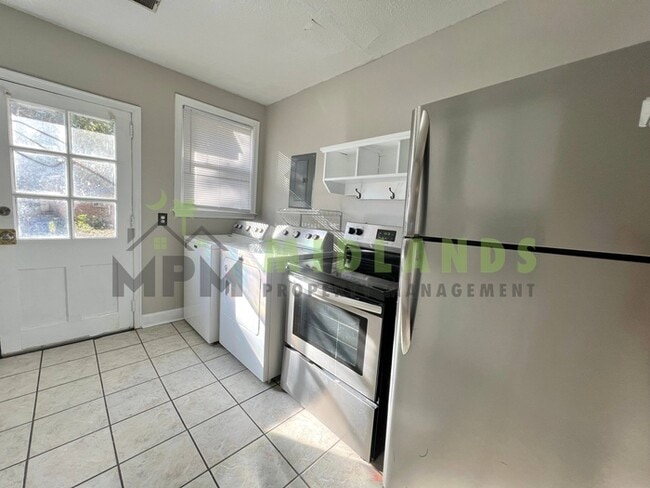 Photo - 4559 Oxford Rd