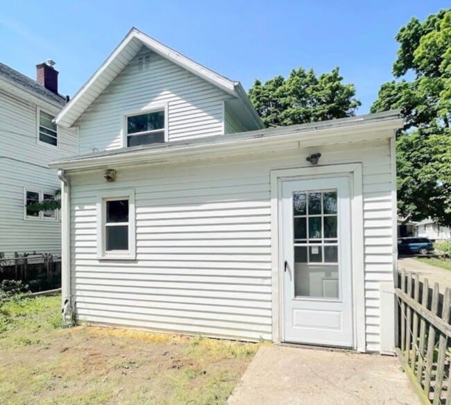 Photo - 2 Bed 1 Bath